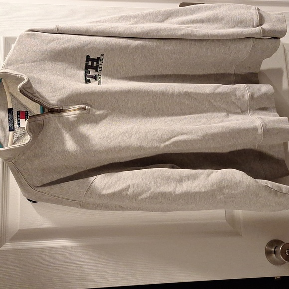 Tommy Hilfiger Gray Men's Sweater - Picture 1 of 3